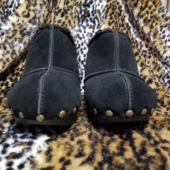 Shoes - Picture 2 of 5